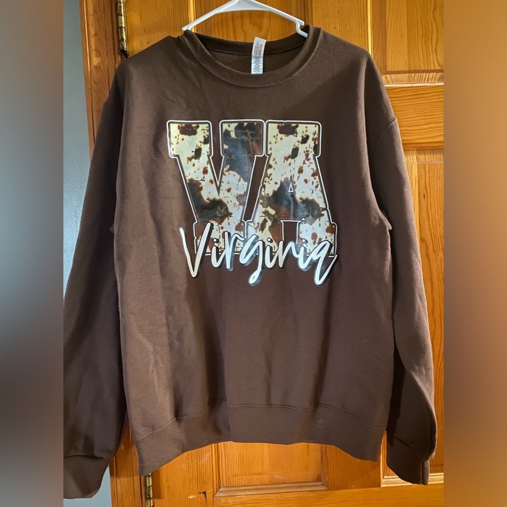 medium, virginia crew neck
